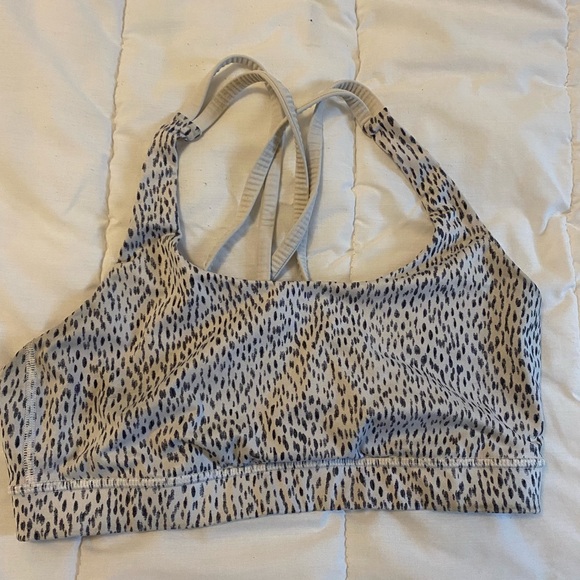 Lululemon energy bra size 8